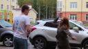 video Rozzúrená frajerka sa prišla pomstiť priateľovi (Rusko)