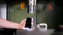 Hydraulický lis vs. iPhone 7