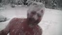 video Apetor víta prvý sneh vodkou a pivom