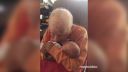video 5-dňové bábätko a 105-ročný pradedko