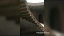 video Namiesto schodov šmykľavka (stavbár mesiaca)
