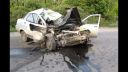 video Motorkár sa zabil, vodič auta prežil (čelná zrážka)