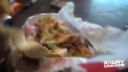 Angry Grandpa a burrito s mačacím žrádlom