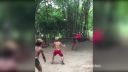 Aspoň nesedia za počítačom (Sepak takraw)