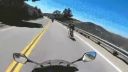 Motorkáře spráská cyklista