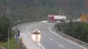 video Tragická nehoda v Slovinsku na viadukte (šofér kamiónu neprežil)