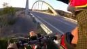 video Motorkár prešiel po konštrukcii oblúkového mosta v Bytči