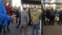 Dezolati vystrajaju v Lidli v Prievidzi (Mierove namestie)