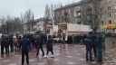 Ruská armáda poskytuje humanitárnu pomoc v meste Melitopoľ.