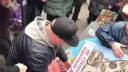 Ruskí občania sú nahnevaní, že babka protestuje proti vojne