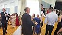 Andrej Kiska si to užíva na cigánskej diskotéke