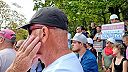 Protest pred úradom vlády za firmu Slovalco