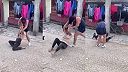 Počkala si ženu, s ktorou ju podvádzal muž, dala jej výprask, na ktorý nezabudne