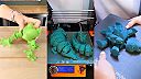 Timelapse 3D tlačiarne, ktorá vyrába modely hračiek s funkčnými kĺbmi