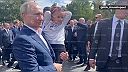 ????
Ruský prezident & anadský premiér na stretnutí s občanmi.2