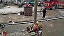 Odpraceš si prosím ťa ten bicykel z cesty? (WTF)