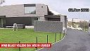 Snáď bol dom poistený, odfúklo mu rovnú strechu
