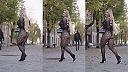 Sexy modelka na prechádzke časť 2
