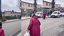 Ukrajinec čakal na MHD zastávke na autobus a zrazu cítil, že dačo...
