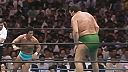 André the Giant (224 cm, 250 kg) vs. japonskí wrestleri (1985)