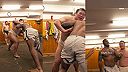 Profi hráč amerického futbalu Micah Parsons chcel pohnúť so sumo zápasníkom