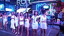 Nočný život na Bangla Road na ostrove Phuket, prehliadka miestnych pracovníčok!