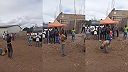 Úžasne ohybný africký chlapec