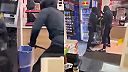 Dvaja muži sa pokúsili vlámať do bankomatu na čerpacej stanici