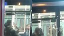 Muža napadli nožom v autobuse v Birminghame, polícia zatkla troch podozrivých