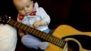 A že s gitarou treba začať od 7 r.