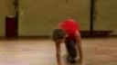 Mladý breakdancer