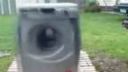 video Keď práčka vypľuje dušu