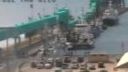 video Obrovská loď narazila do móla v prístave
