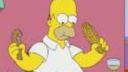 video Homer Simpson a mucha