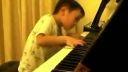Štvorročný klavírny umelec